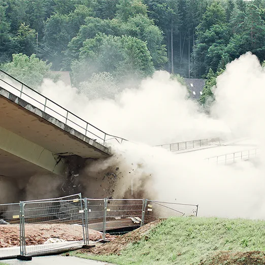 Sprengung Talbrücke Bad König/Zell - Bild 2
