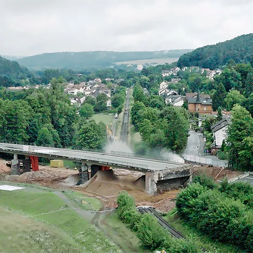 Sprengung Talbrücke Bad König/Zell - Bild 4